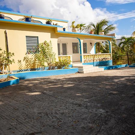 Easy Corner Villas Sandy Ground Village Exterior photo