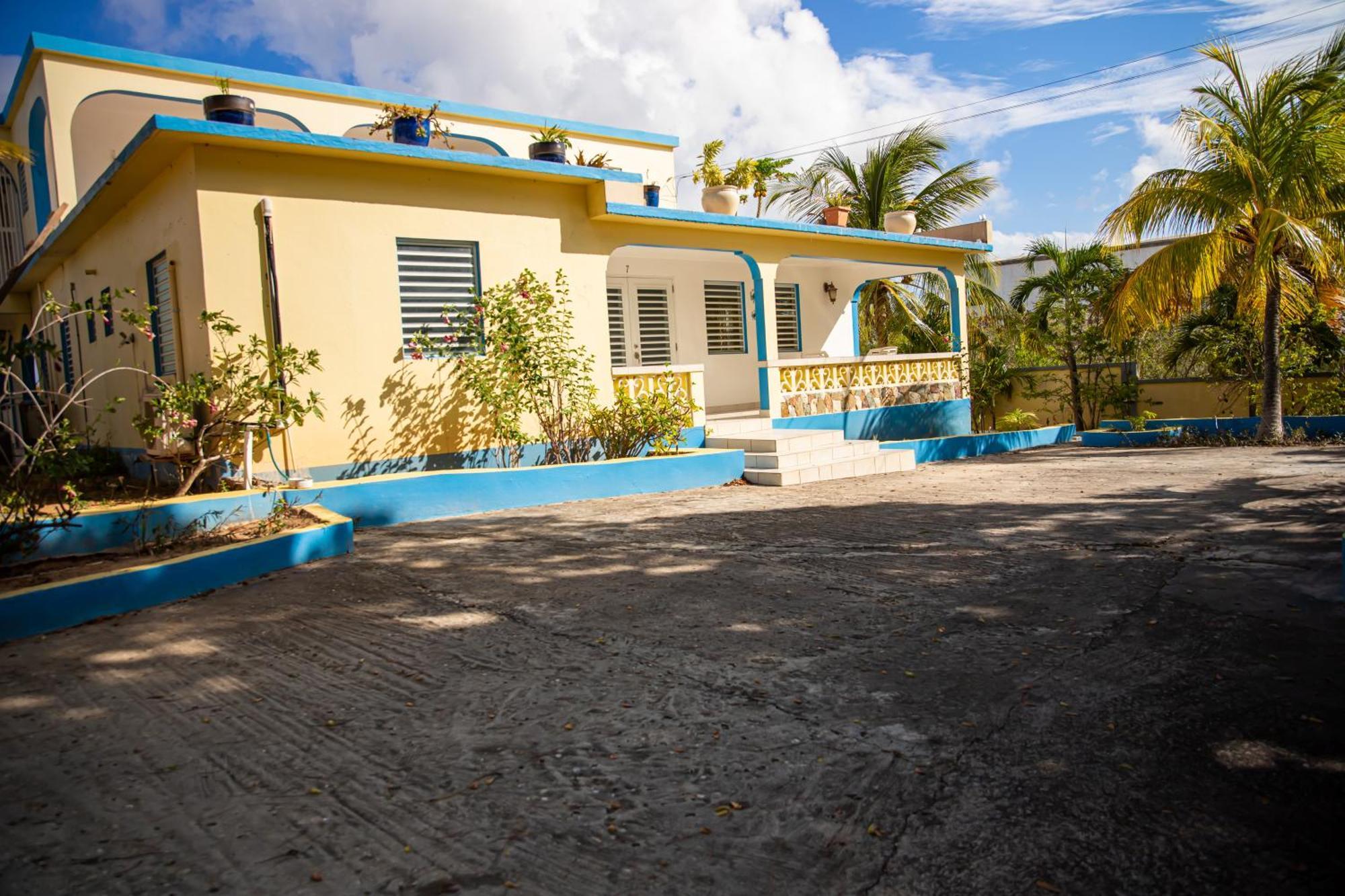 Easy Corner Villas Sandy Ground Village Exterior photo